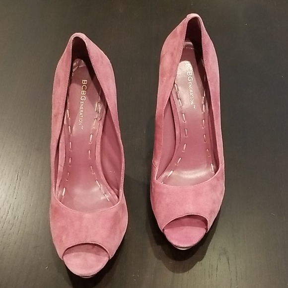 BCBGeneration womans size 8.5M heel - Picture 2 of 16